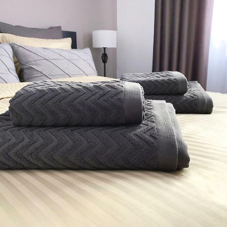 Mhc Quiet Deluxe Suite Near Downtown - Free Parking Braszów Zewnętrze zdjęcie