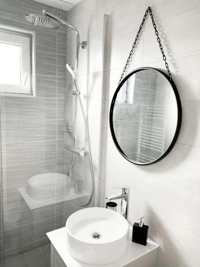 Mhc Quiet Deluxe Suite Near Downtown - Free Parking Braszów Zewnętrze zdjęcie